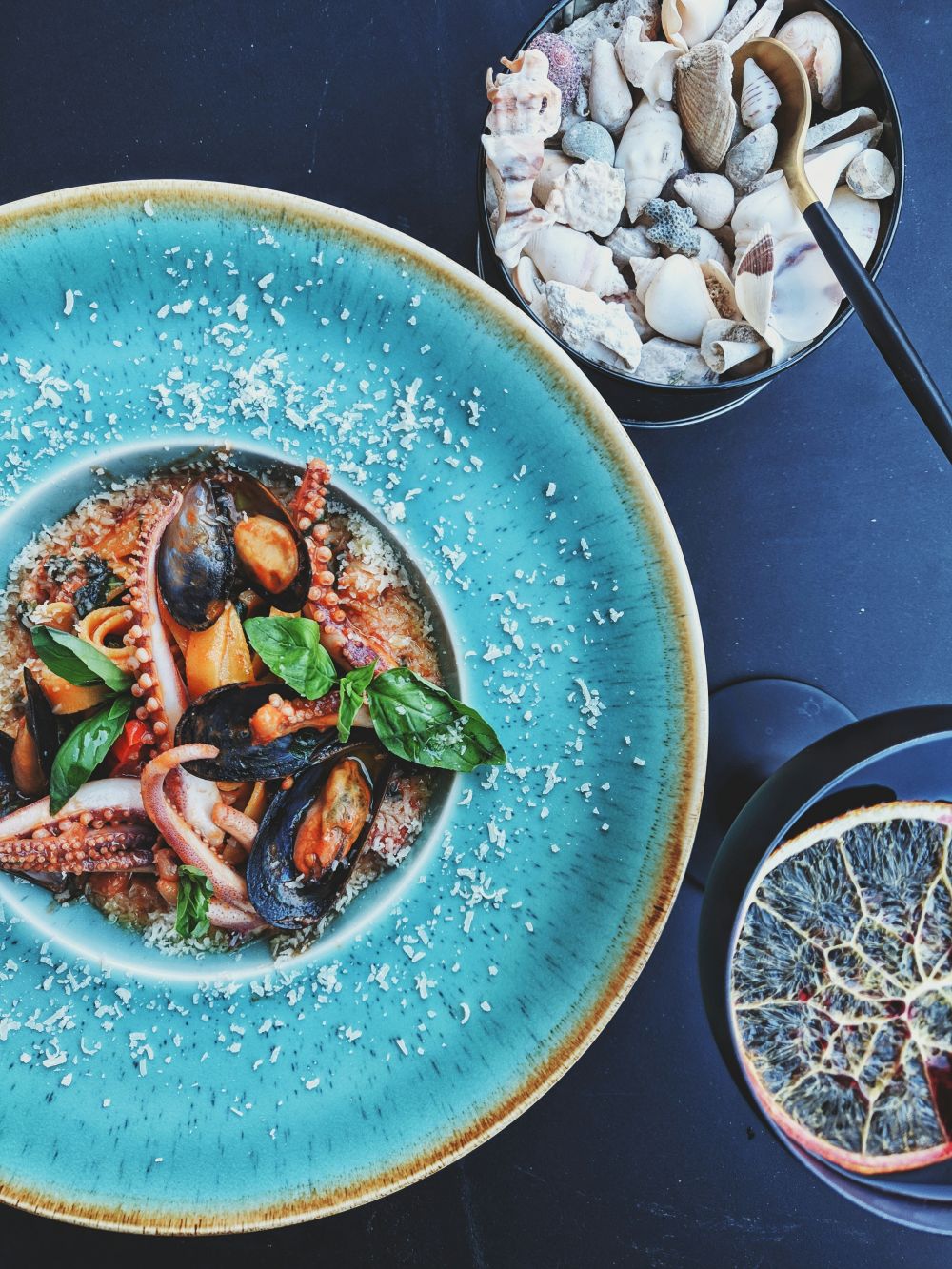Opplev kulinariske skatter på en restaurant i Skjærhalden